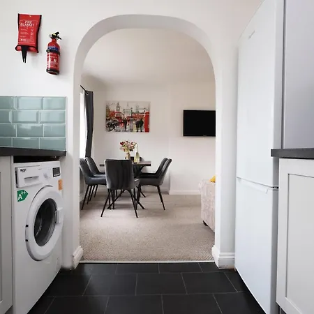 Crokeswood Walk 3 Bed House Bristol