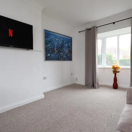 Crokeswood Walk 3 Bed House Guest house 3*