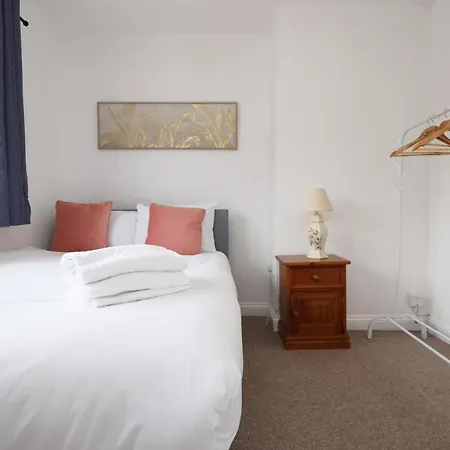 Crokeswood Walk 3 Bed House