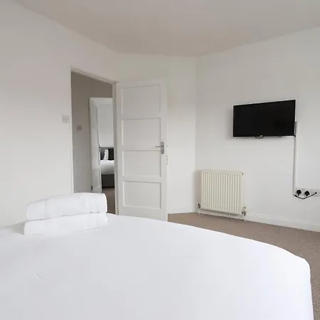 Guest house Crokeswood Walk 3 Bed House Bristol