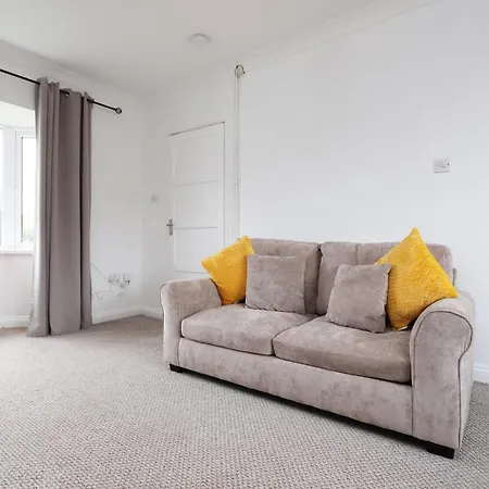 Guest house Crokeswood Walk 3 Bed House