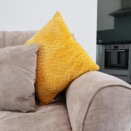 Crokeswood Walk 3 Bed House 3*